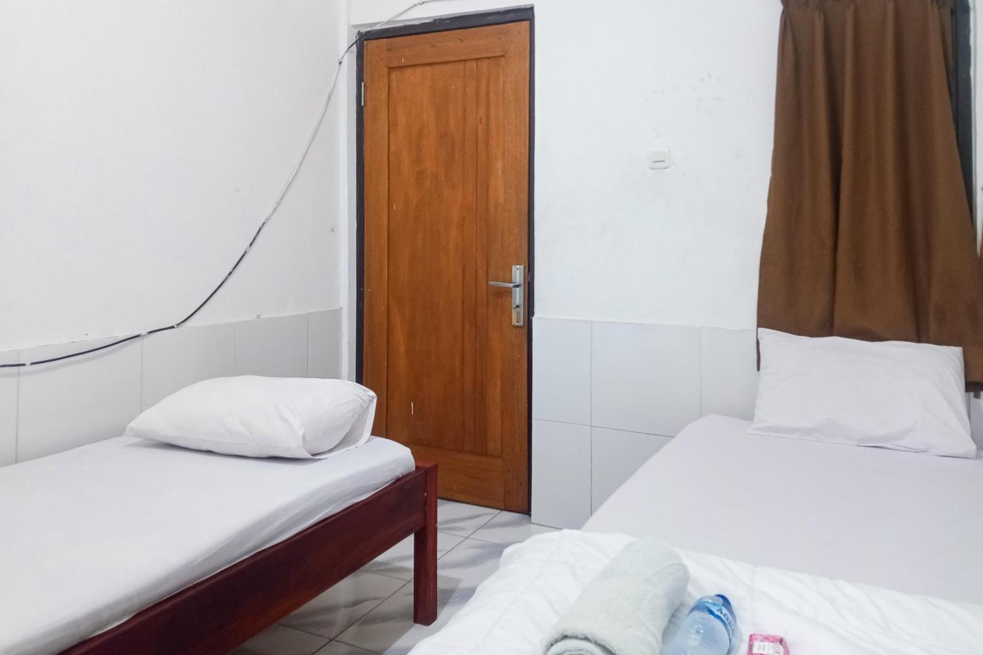 Malibu Syariah Bogor Redpartner Hotel Exterior photo