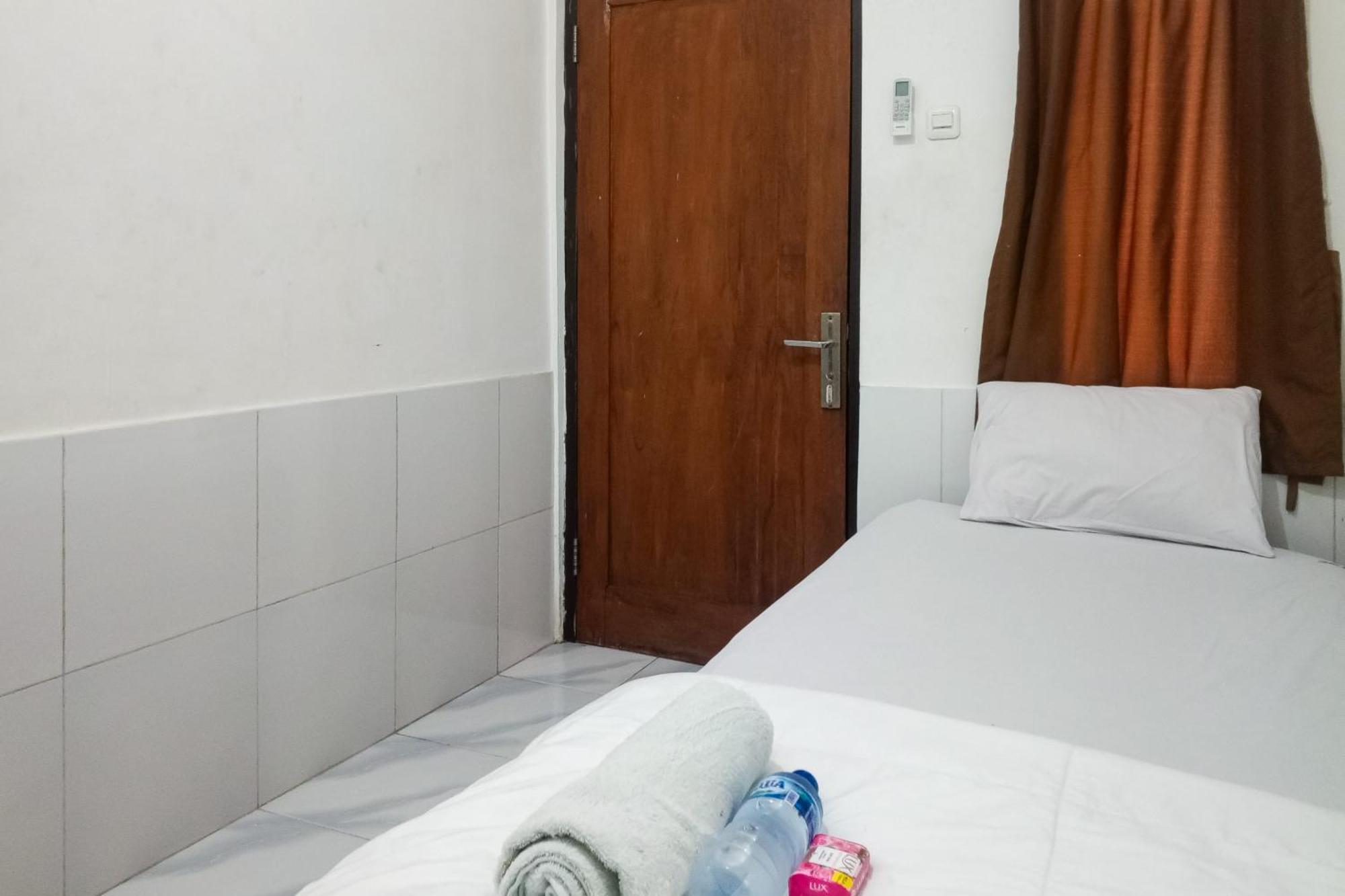 Malibu Syariah Bogor Redpartner Hotel Exterior photo